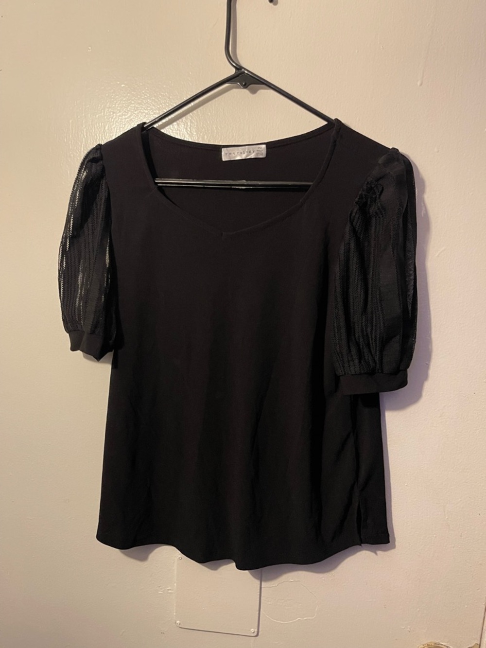 Black Puff Mesh Sleeve Short-Sleeve Tee